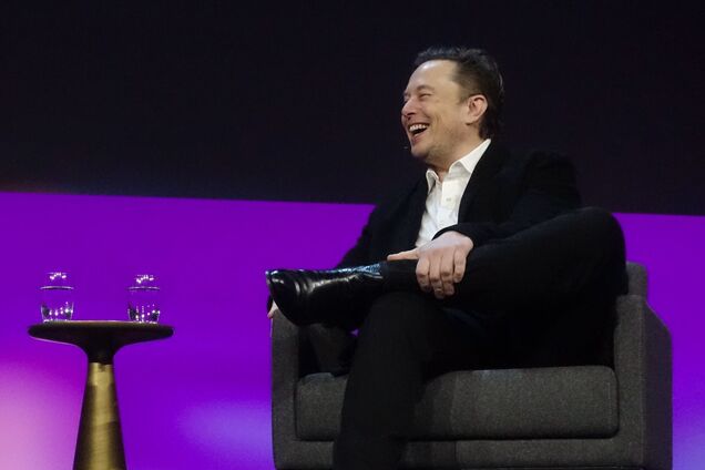 Маск заподозрил Украину в причастности к кибератаке на соцсеть Х. Видео