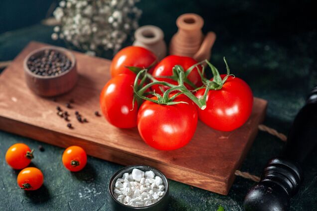 Быстрые маринованные помидоры, как квашеные: можно есть уже через сутки