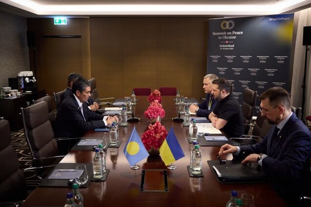 Зеленський у Швейцарії провів першу в історії України зустріч з президентом Палау: про що говорили