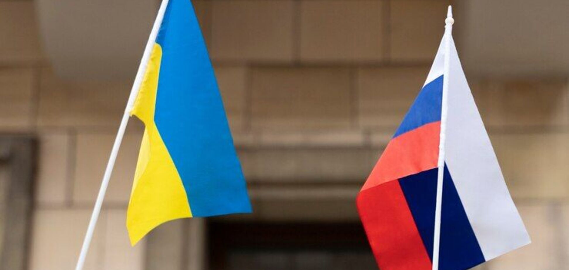 Більшість українців проти компромісів влади у переговорах з Росією – опитування КМІС