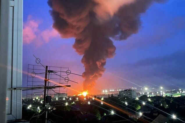 Под ударом было нефтехранилище: в РФ пожаловались на атаку БПЛА в Ростовской области. Видео