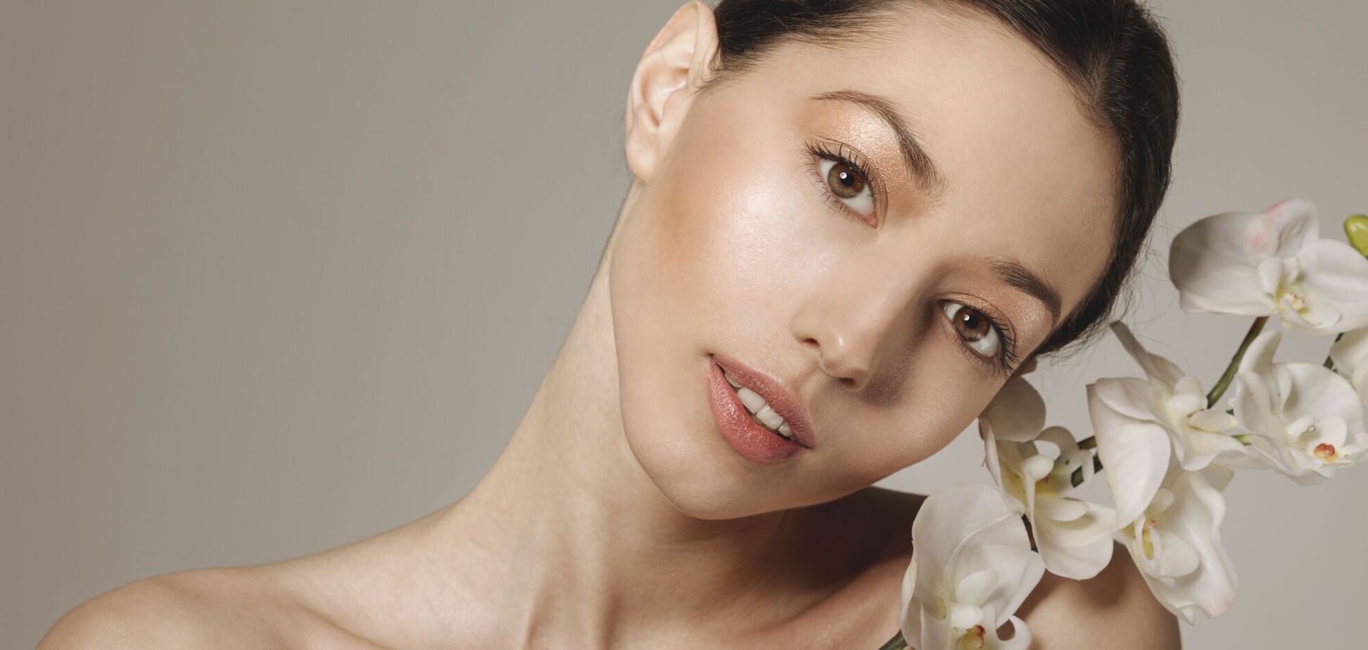 Як зробити легкий макіяж і приховати усі недоліки шкіри: дієва техніка 'мікромаскування'