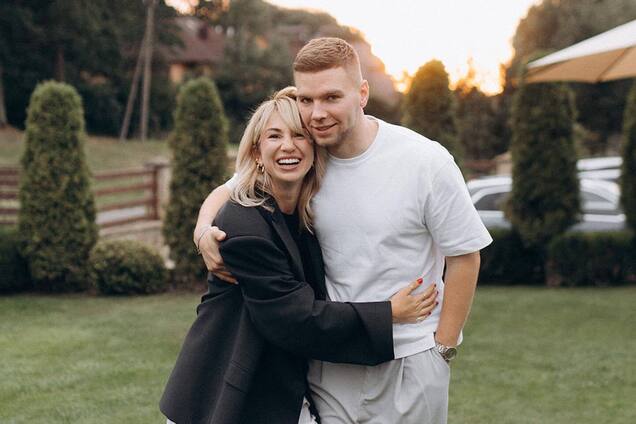 Таня Пренткович и Андрей Гонковский, сбежавшие из Украины во время войны и скрывающие свое местонахождение, случайно 'спалились'. Фото