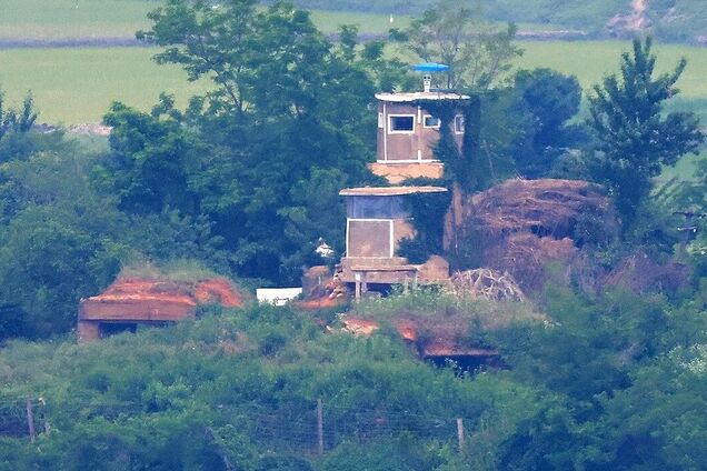 Десятки военных из КНДР пересекли границу с Южной Кореей, были слышны выстрелы: что произошло