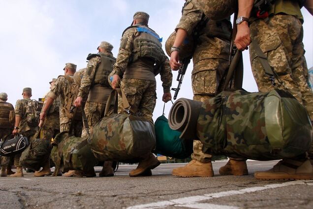 Кто имеет право не идти в армию во время военного положения в Украине: названы все категории