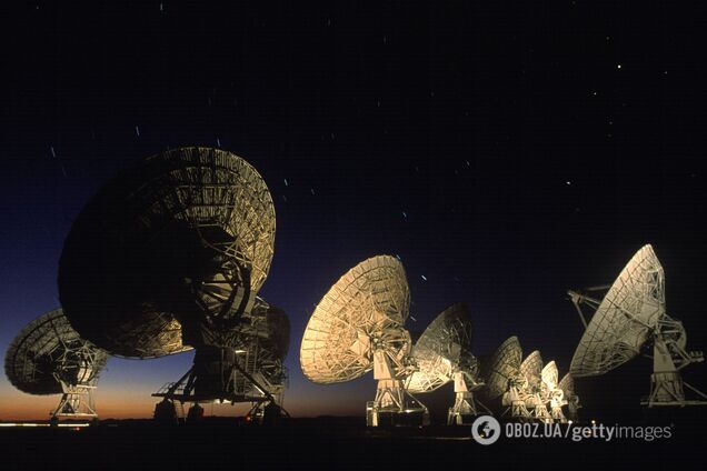 Около 10 000 вспышек в день. Ученые приблизились к разгадке странных радиосигналов из-за пределов Млечного Пути