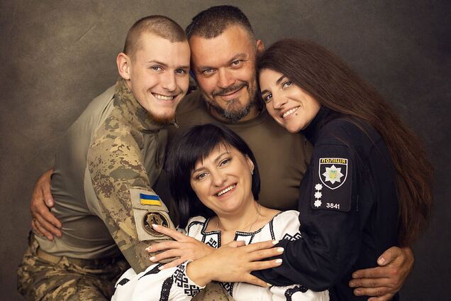 'Тепер я недогромадянка України': харківську волонтерку, син і чоловік якої служать у війську, можуть депортувати в Росію