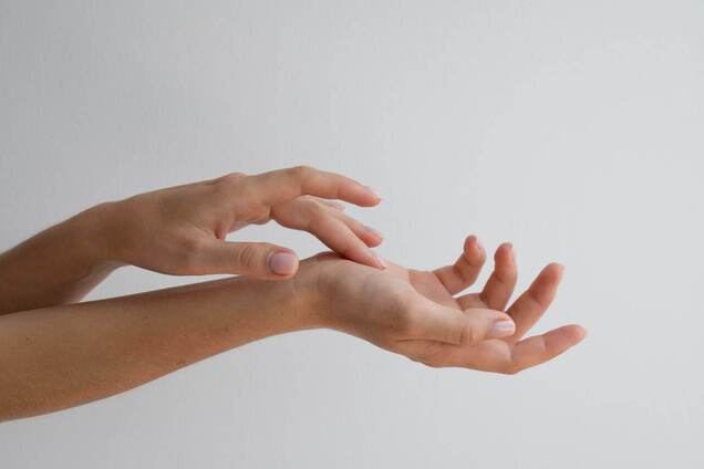 Домашні засоби для усунення лущення шкіри на кінчиках пальців