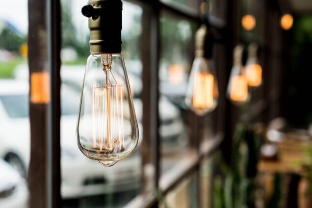 Заміна ламп розжарювання у квартирі може дати економію до 15%