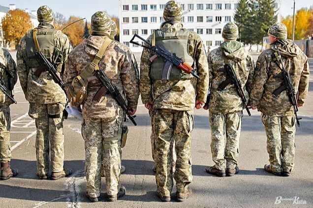 Мобилизация или экономическое бронирование? Военный эксперт объяснил, почему должны происходить оба процесса