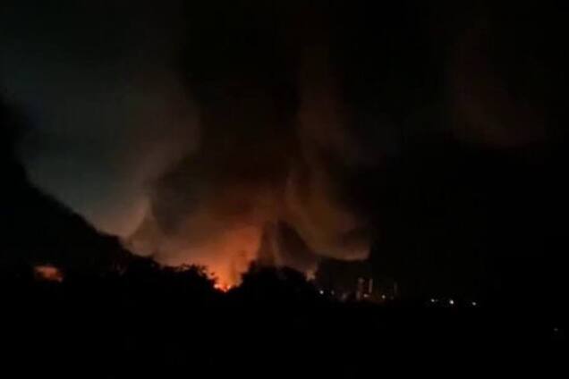 У Росії заявили про нову атаку БПЛА: пишуть про пожежу на Афіпському НПЗ. Фото і відео