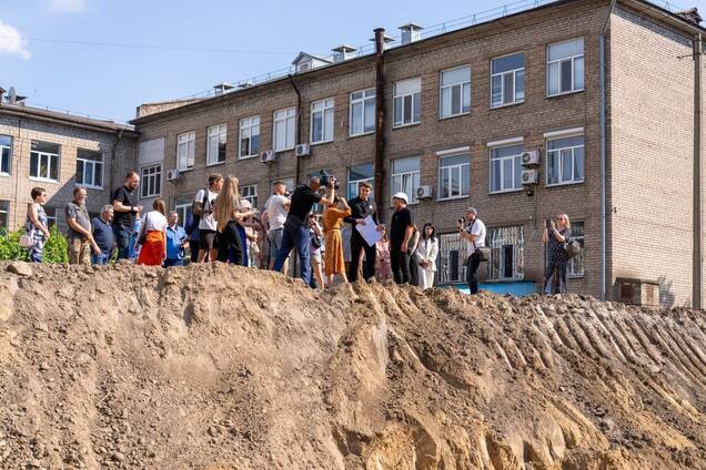 Появилось фото с места строительства подземной школы в Запорожье