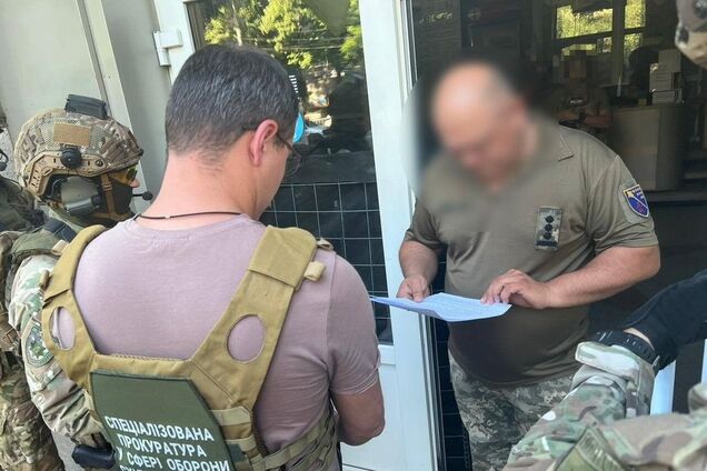 За время военного положения приобрел имущество на $350 тыс.: на Днепропетровщине будут судить бывшего областного военкома. Фото