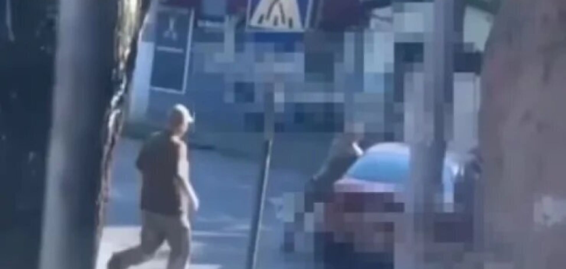 В Одесі чоловік протягнув на капоті військових із ТЦК: його оголосили в розшук