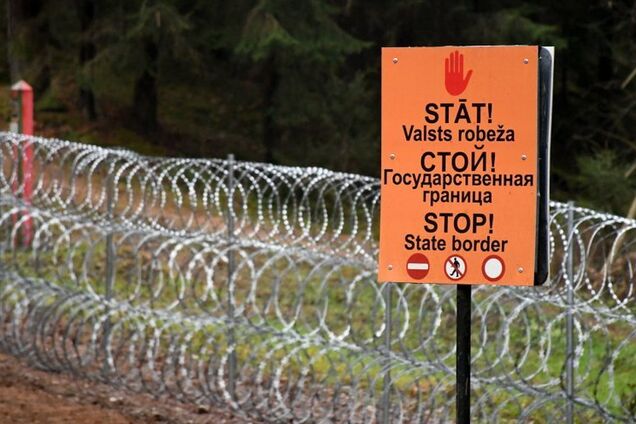 Риски вербовки: Латвия призвала граждан не ездить в РФ и РБ