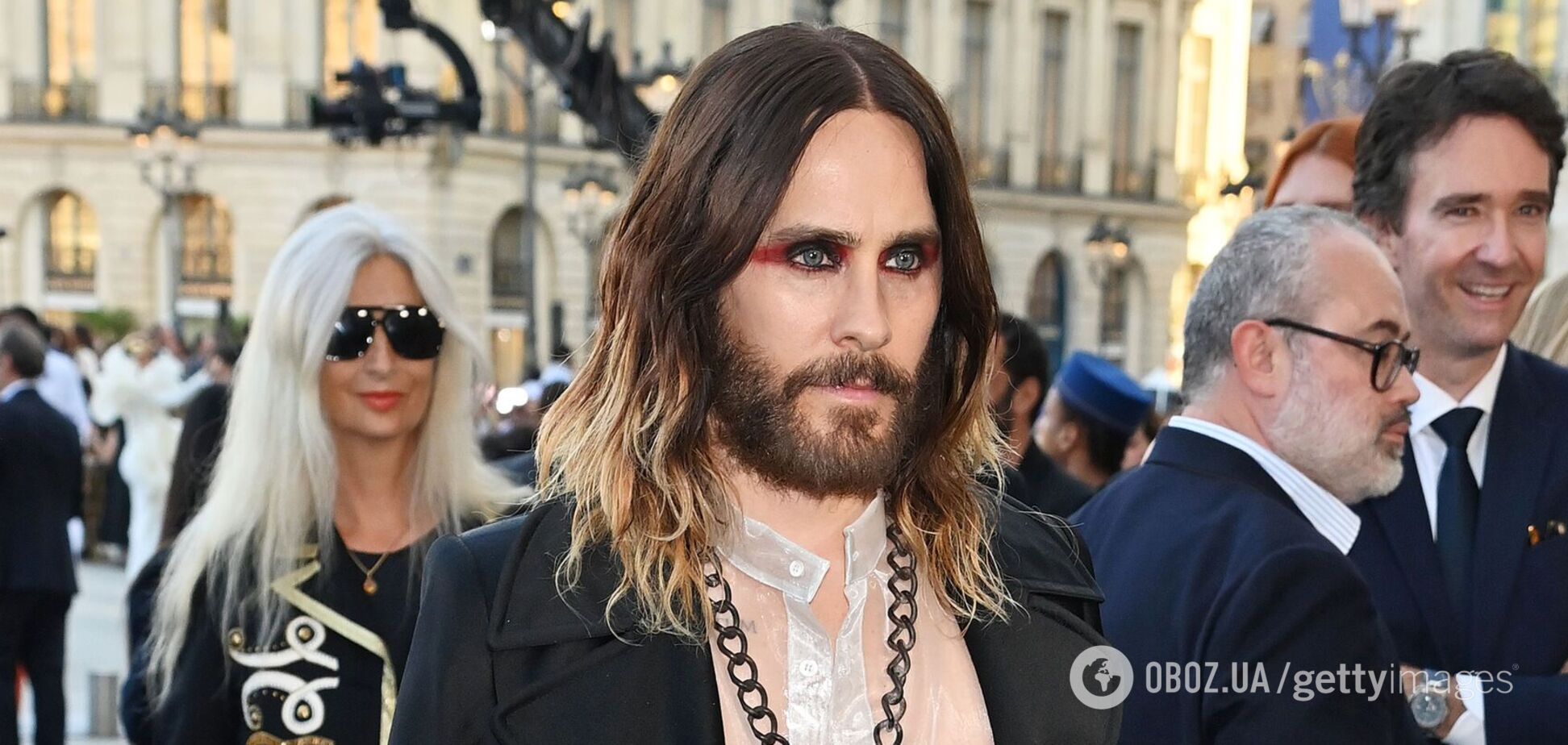 Джаред Лето вийшов на публіку в трусах і прозорій сорочці з хрестом: прихильники не оцінили. Фото