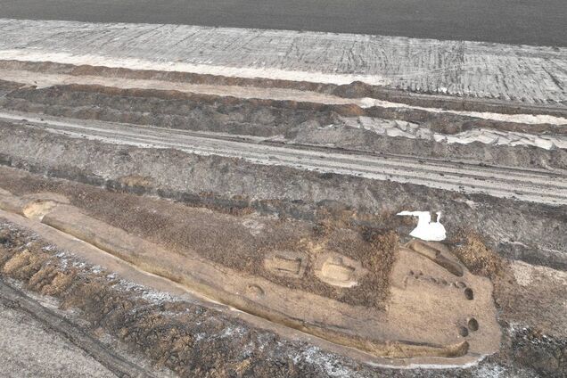 В Чехии обнаружили уникальный доисторический курган с могилами: археологи показали фото