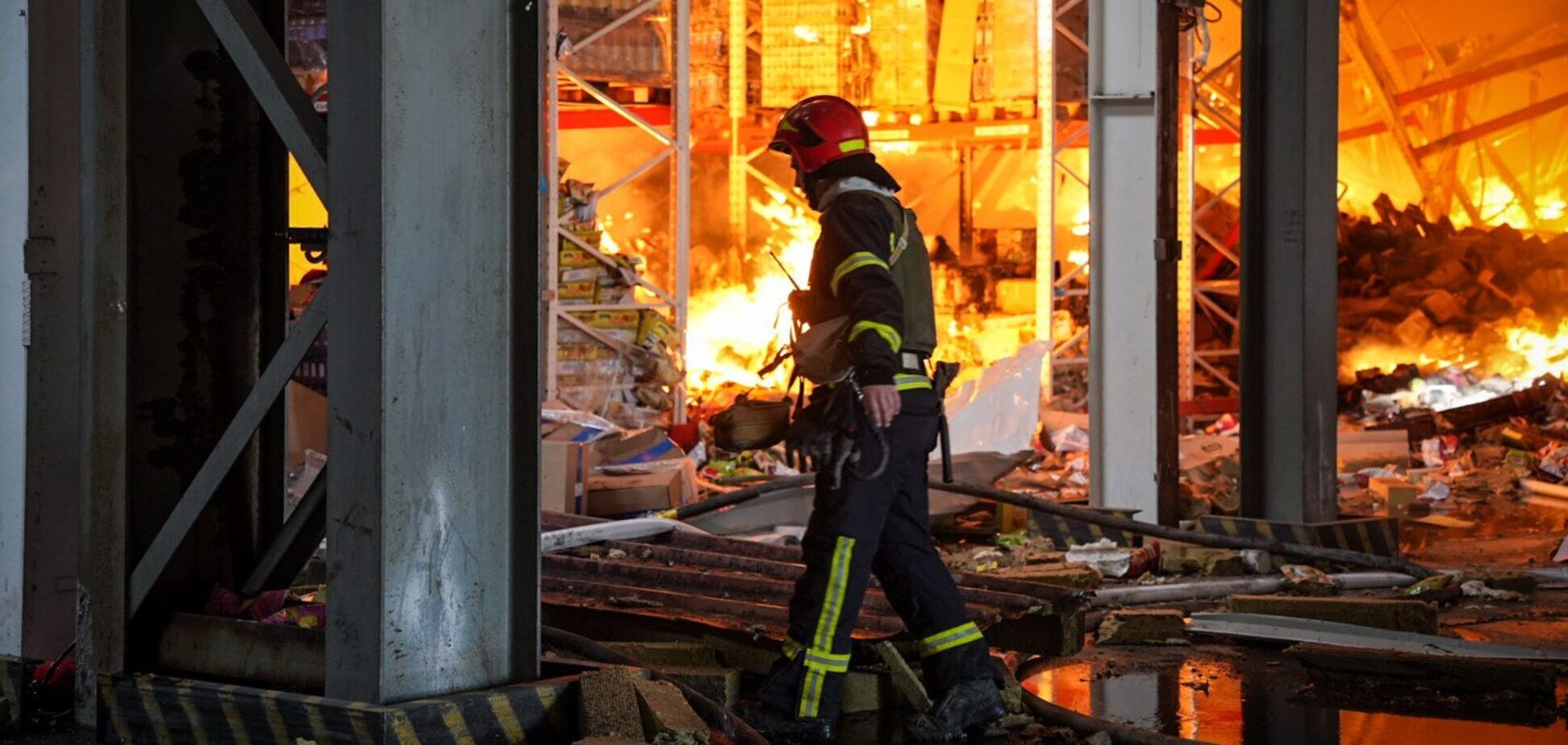 Окупанти завдали удару по Одесі, виникла пожежа: кількість постраждалих зросла до чотирьох. Фото і відео