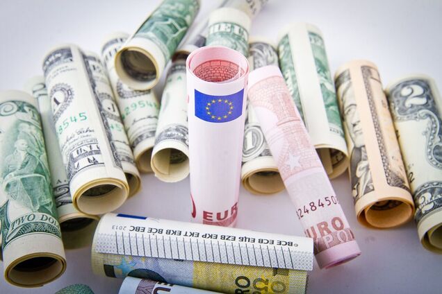 Какой курс евро и доллара к гривне 
