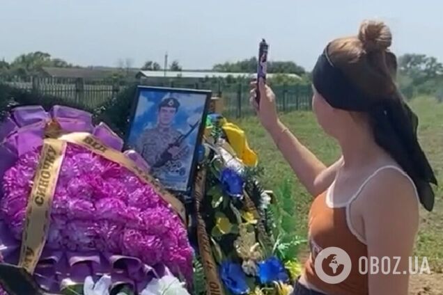 'Коханий, у нас буде дівчинка. Як ти і хотів'. Гендер-паті на могилі Героя України розчулила мережу