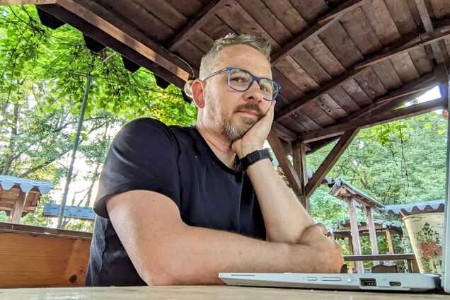 'Просто роби, що можеш, інших людей немає'. Фоззі з ТНМК написав пронизливий вірш про реалії життя в Україні: українці масово його поширюють