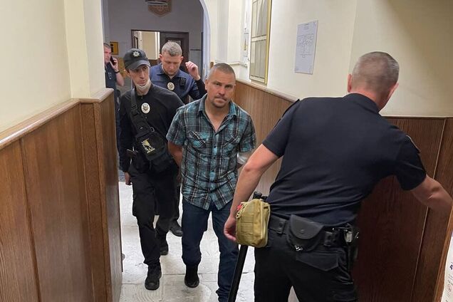 Охраннику Тищенко избрали меру пресечения: он пытался сорвать заседание. Фото и видео