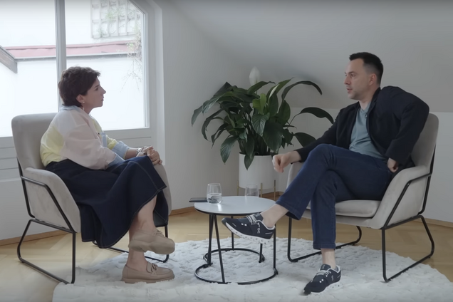 'Мене не пустили американці': Арестович видав, що не може воювати, бо його 'точно вб’ють'. Відео