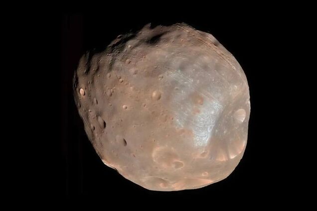 NASA сфотографировало на Марсе 'космический картофель'. Фото