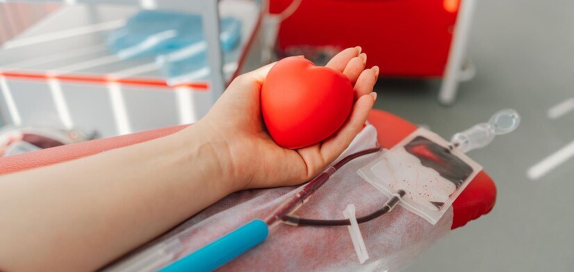 Делиться жизнью: ко Всемирному дню донора в Украине презентовали фильм