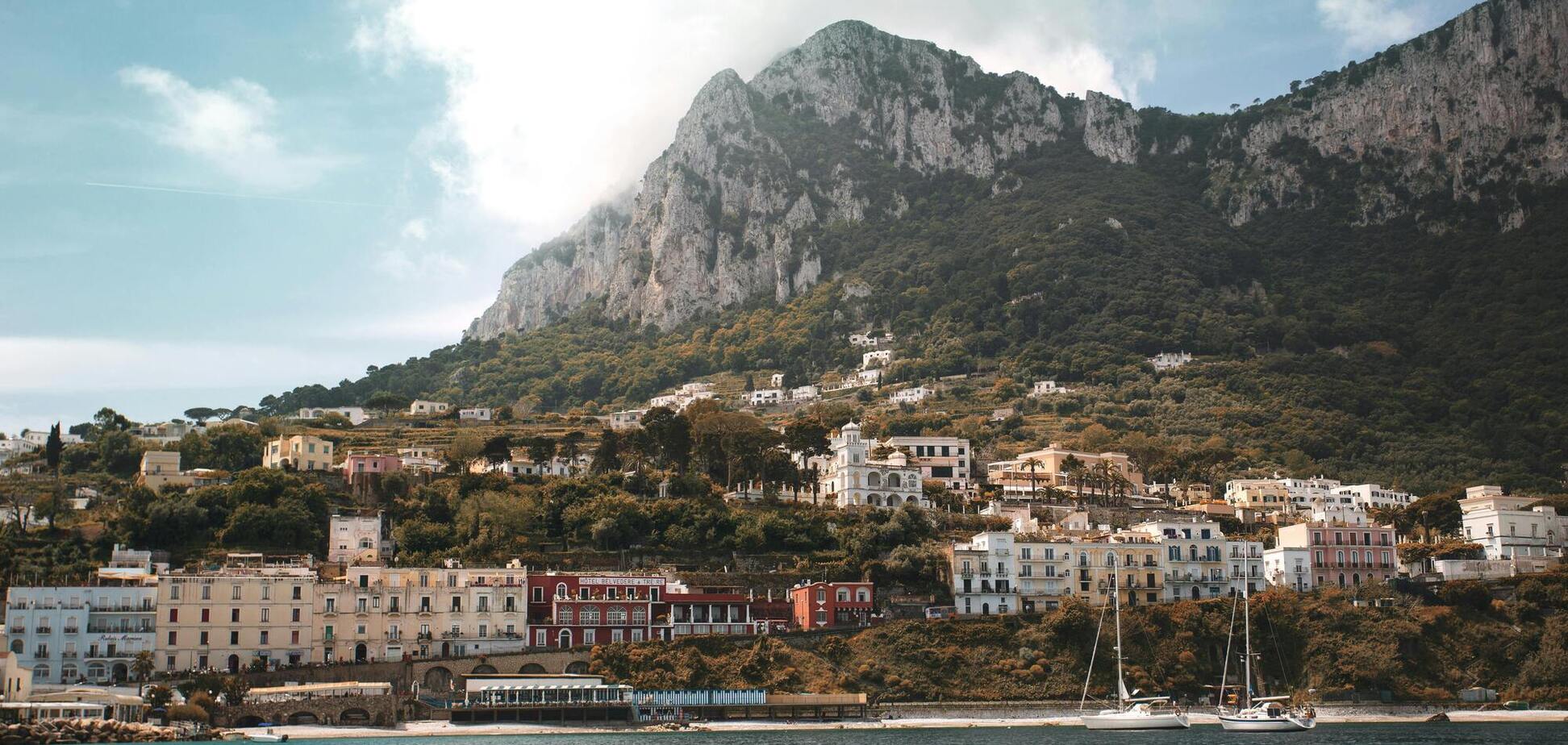 Земний рай. Туристам заборонили в'їзд на популярний курорт Європи через 'ситуацію з гігієною'