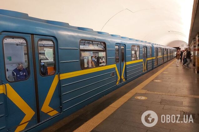В Киеве на станции метро 'Золотые ворота' под поезд попала и погибла женщина. Все подробности