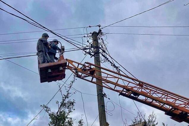 За неделю ДТЭК вернул свет для более 207 тысяч семей после вражеских атак