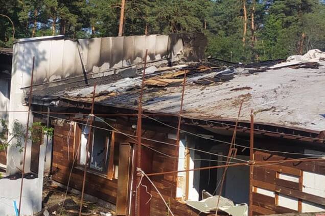 Окупанти завдали удару по відпочинковому комплексу на Харківщині: є загиблий і поранені. Фото