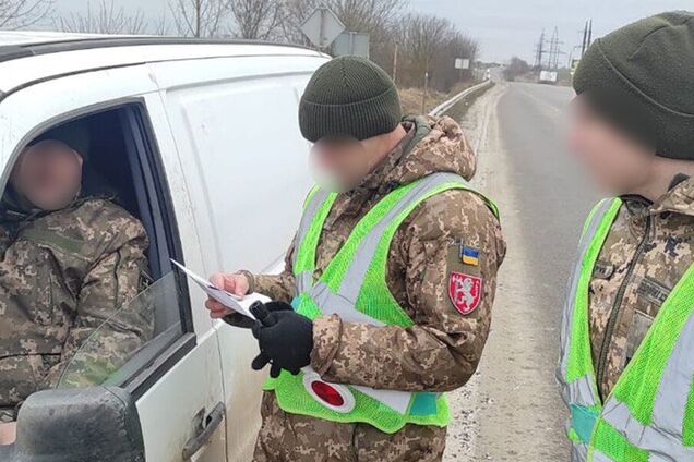В Україні військова поліція зможе перевіряти у водіїв документи і проникати до житла: що варто знати
