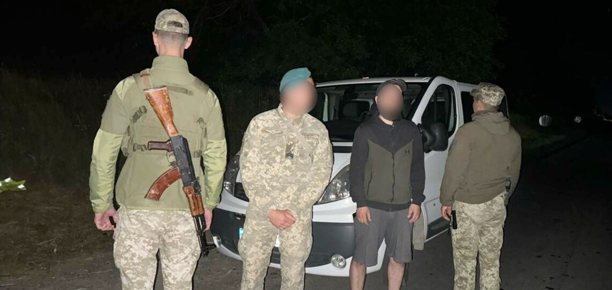 На Буковині затримали фальшивого 'морського піхотинця', який хотів утекти за кордон. Фото