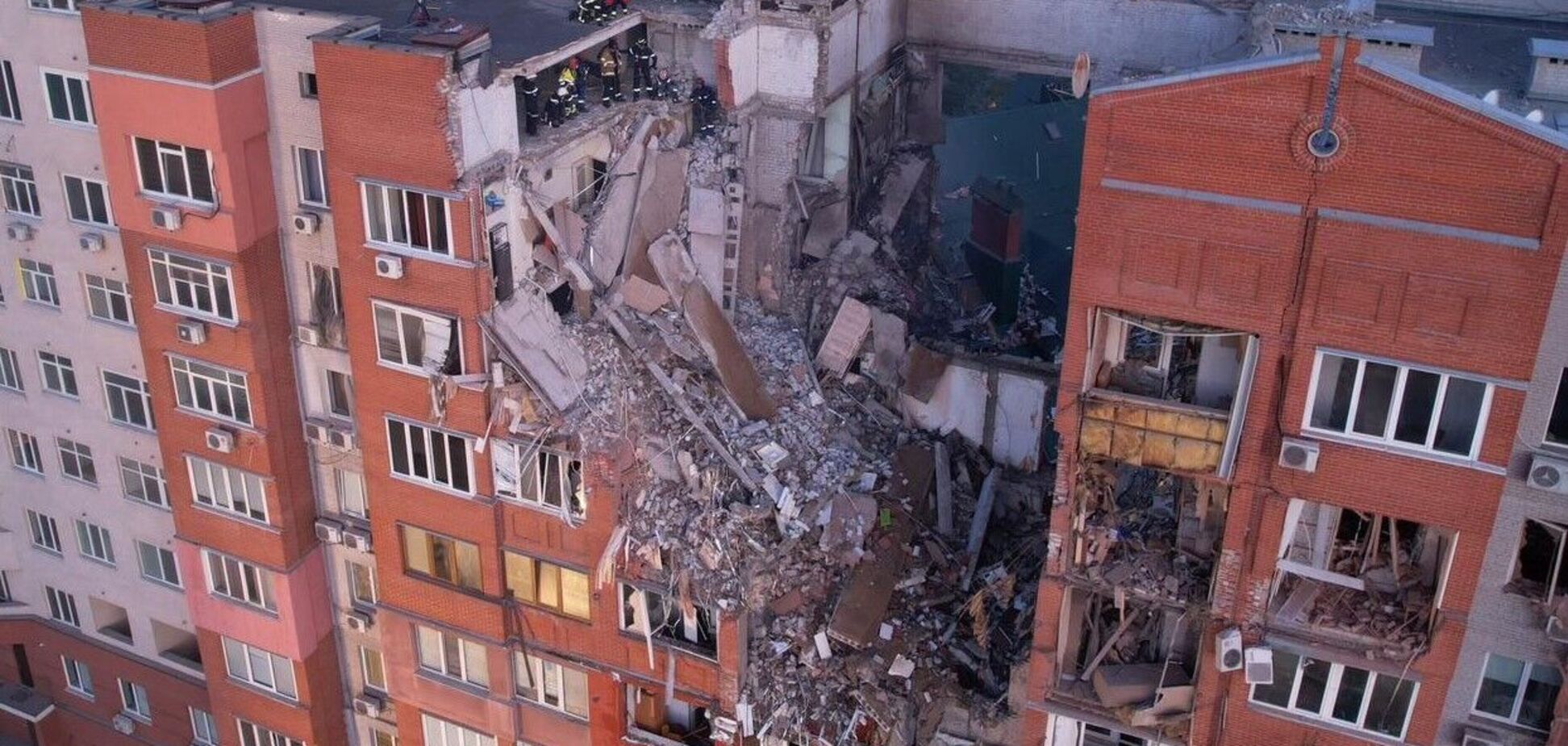 Россия только за неделю применила против Украины более 800 управляемых авиационных бомб, – Зеленский