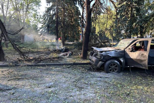 Контузії, осколкові поранення та ампутації: стало відомо про стан постраждалих від удару по Вільнянську