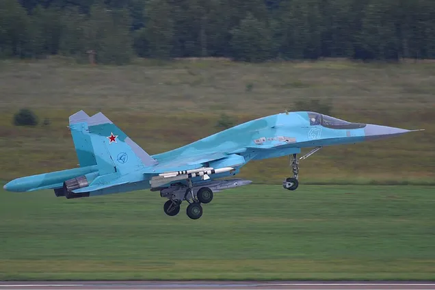 Є носіями КАБів: стало відомо, скільки Су-34 зараз виробляє та має в строю Росія