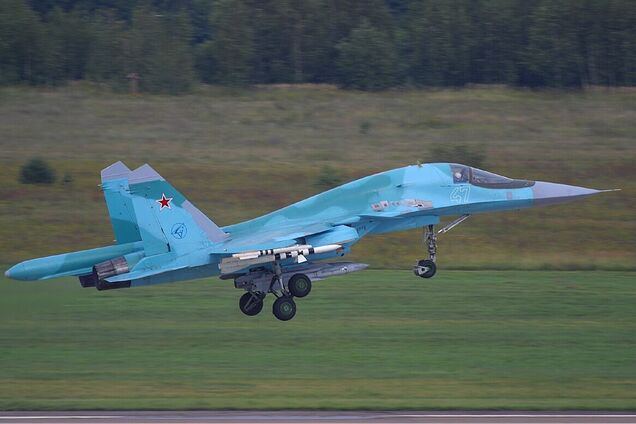 Являются носителями КАБов: стало известно, сколько Су-34 сейчас производит и имеет в строю Россия
