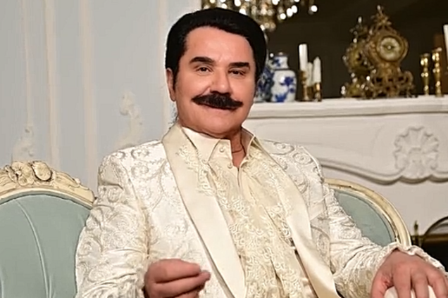 'Зібріджертон'. Павло Зібров підтримав тренд популярного серіалу і вразив фанатів