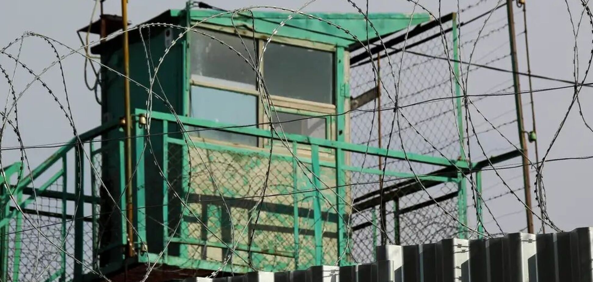 Асоціації з нацистським концтабором: правозахисники показали стан українця після російського полону. Фото