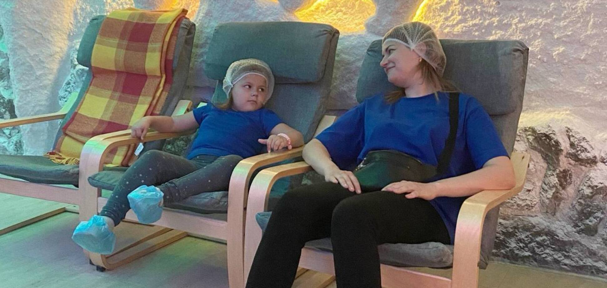 'Стан дитини покращується': важкопоранена 4-річна дівчинка з Чернігова пройшла курс реабілітації від Фонду Ріната Ахметова