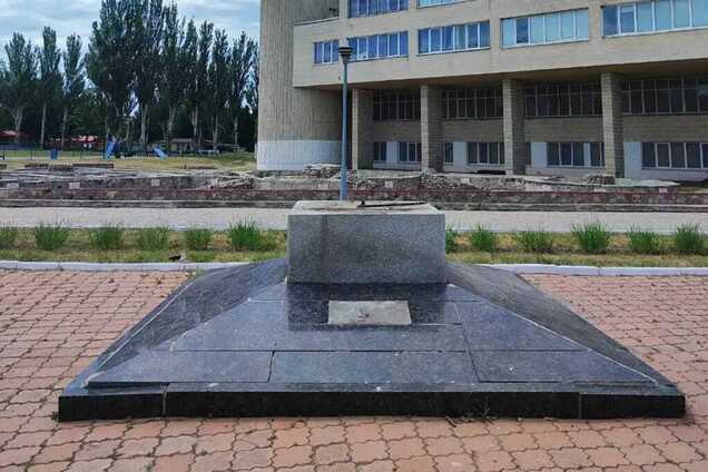 У Харкові демонтували пам'ятник Ломоносову. Що кажуть люди
