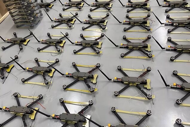 Оператор FPV-дрона 93-й бригады сбил российский дрон-камикадзе 'Ланцет'. Видео