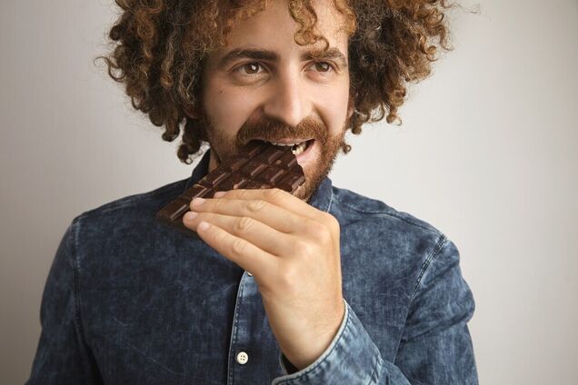Кому не можна їсти темний шоколад і чи є користь для здоров'я