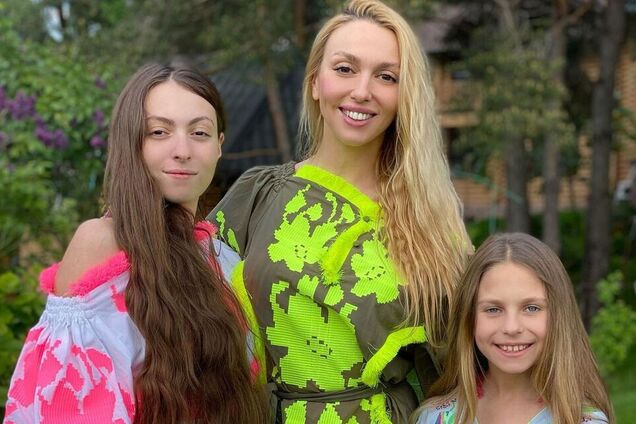 Оля Полякова объявила о возвращении младшей дочери Алисы в Украину: устала слышать истерики