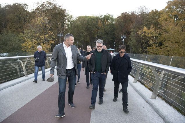 Наш знаменитый мост выдержал взрыв ракеты: Кличко рассказал об объектах, появившихся за время его мэрства