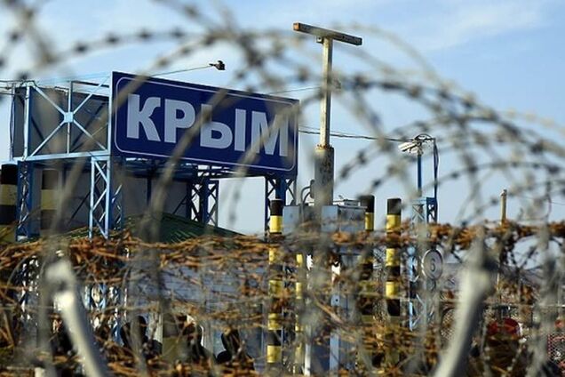 В оккупированном Крыму прогремели взрывы: оккупанты заявили, что после атаки 'горит трава'