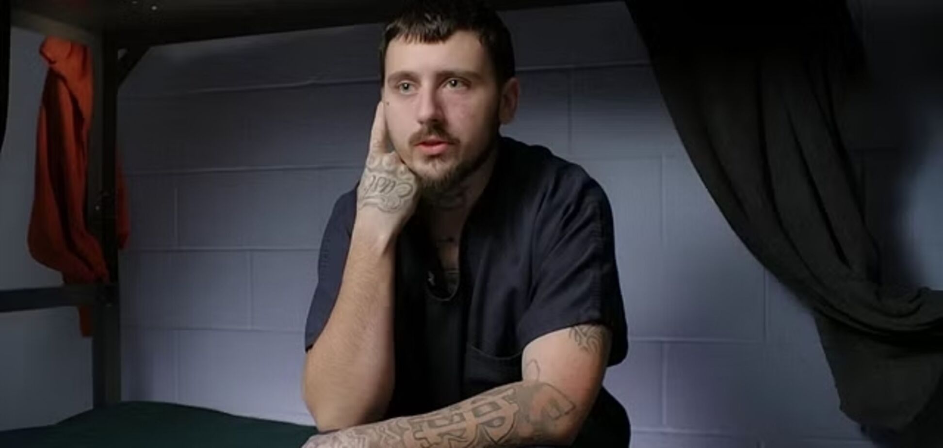 Звезду скандального сериала Netflix нашли мертвым в тюремной камере: актеру было всего 29 лет