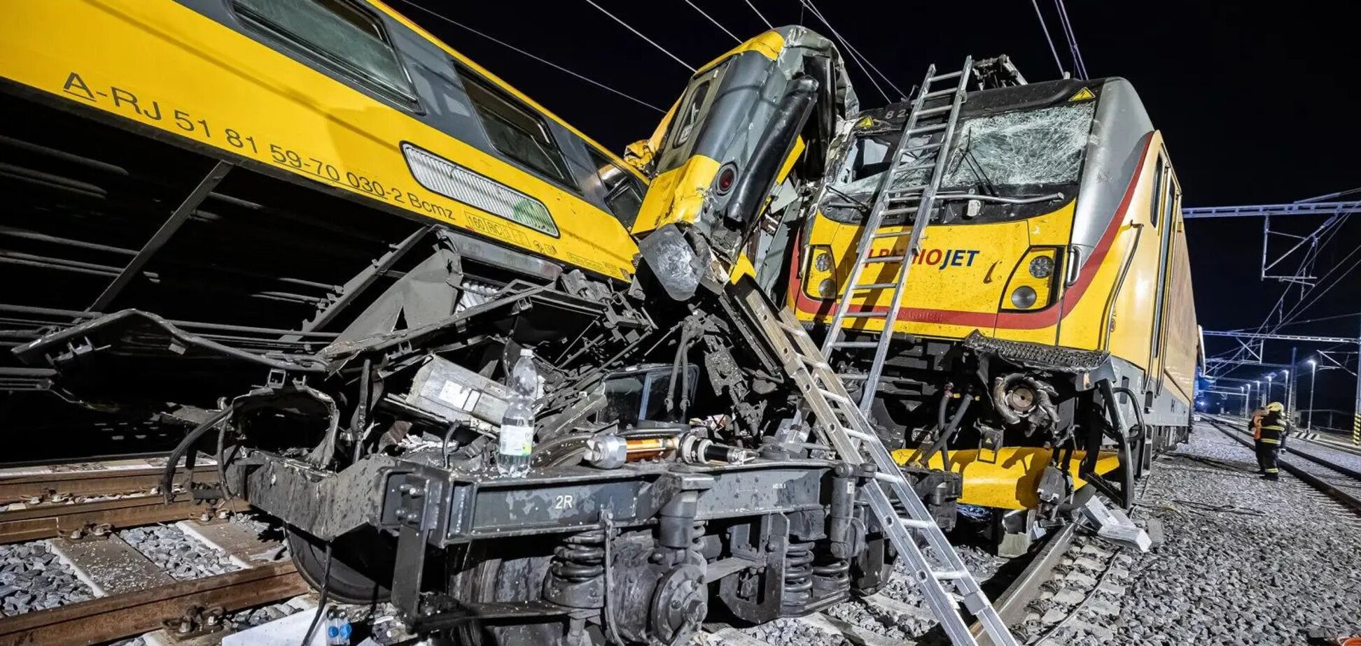 В результате столкновения поездов в Чехии погибли две украинки: подробности и фото